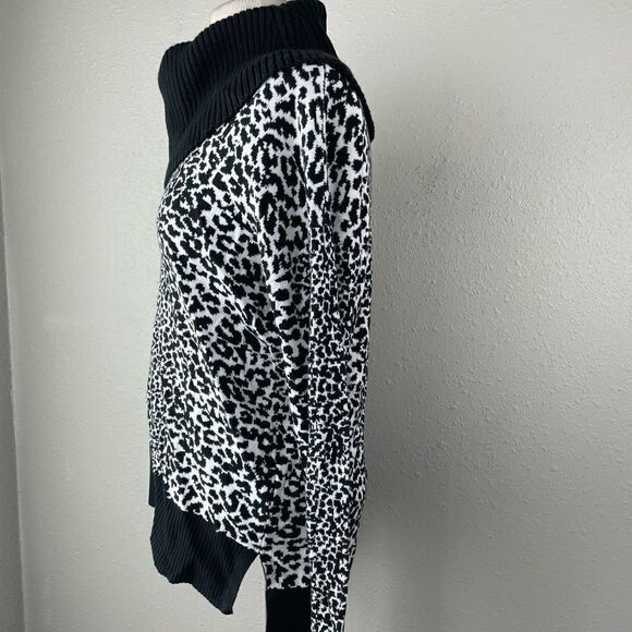 NWT Michael Kors Womens Black and White Animal Print Cowl Neck Sweater Size M - Picture 3 of 8